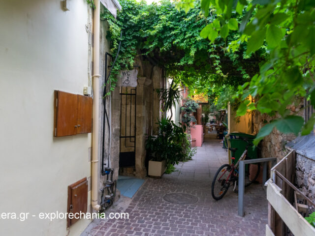 Public toilet Zampeliou - old port Chania